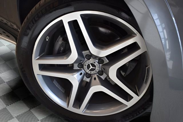 Used 2018 Mercedes-Benz GLS 550 4MATIC image 30