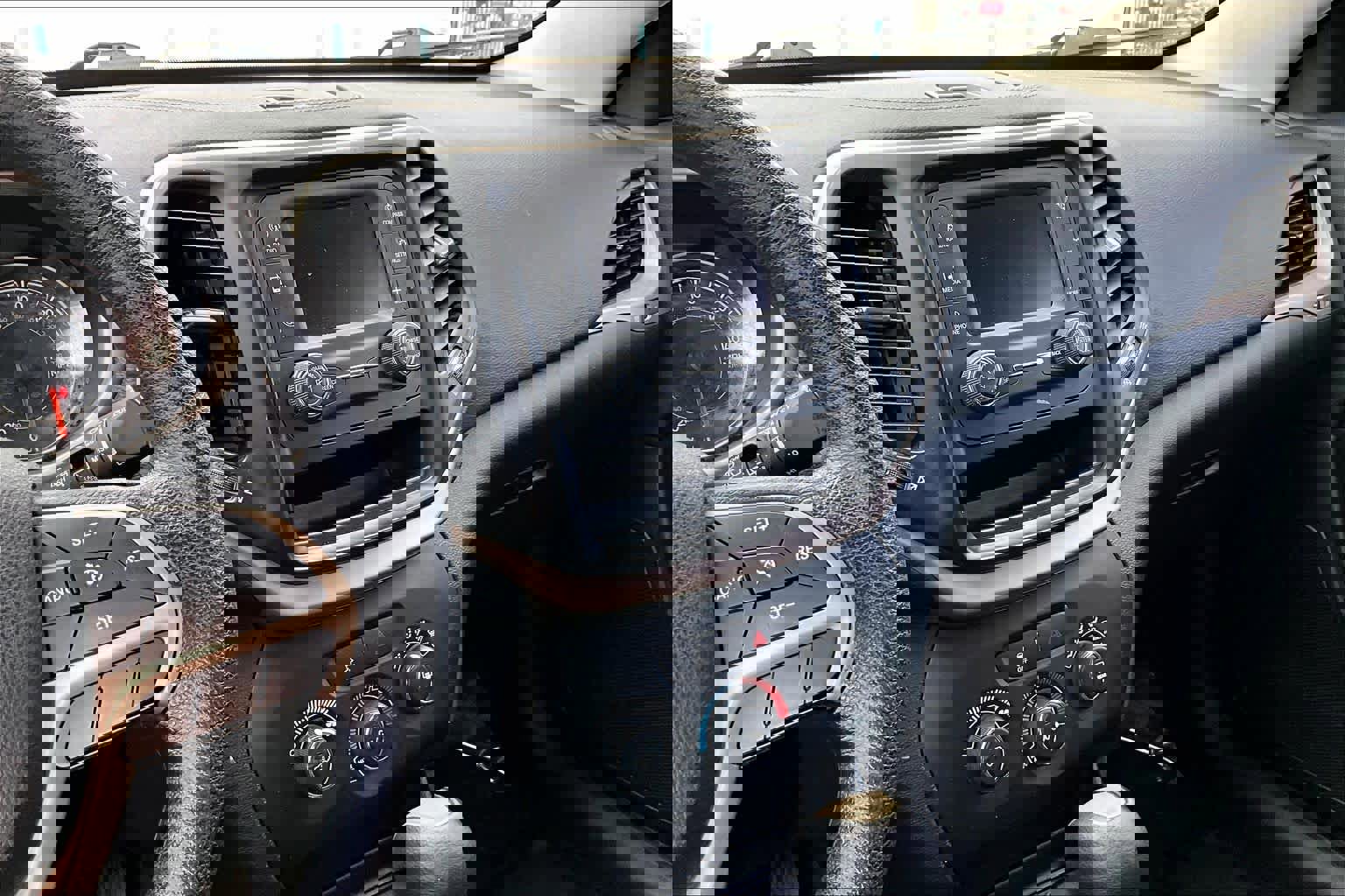 Used 2016 Jeep Cherokee Sport image 6