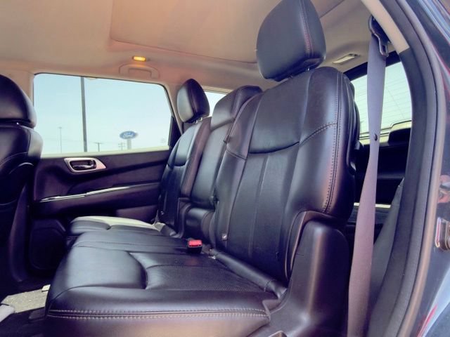 Used 2015 Nissan Pathfinder Platinum FWD image 17
