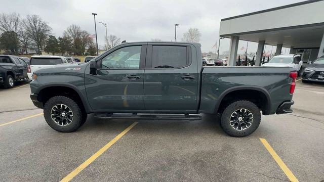 Used 2025 Chevrolet Silverado 1500 ZR2 w/ Technology Package image 5