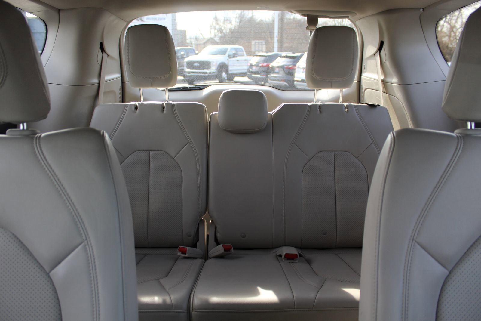 Used 2021 Chrysler Voyager Lxi image 15