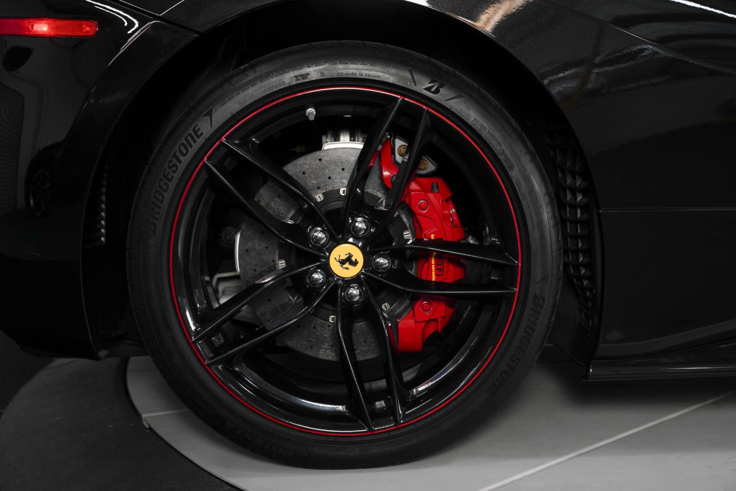 Used 2017 Ferrari 488 GTB RWD image 25