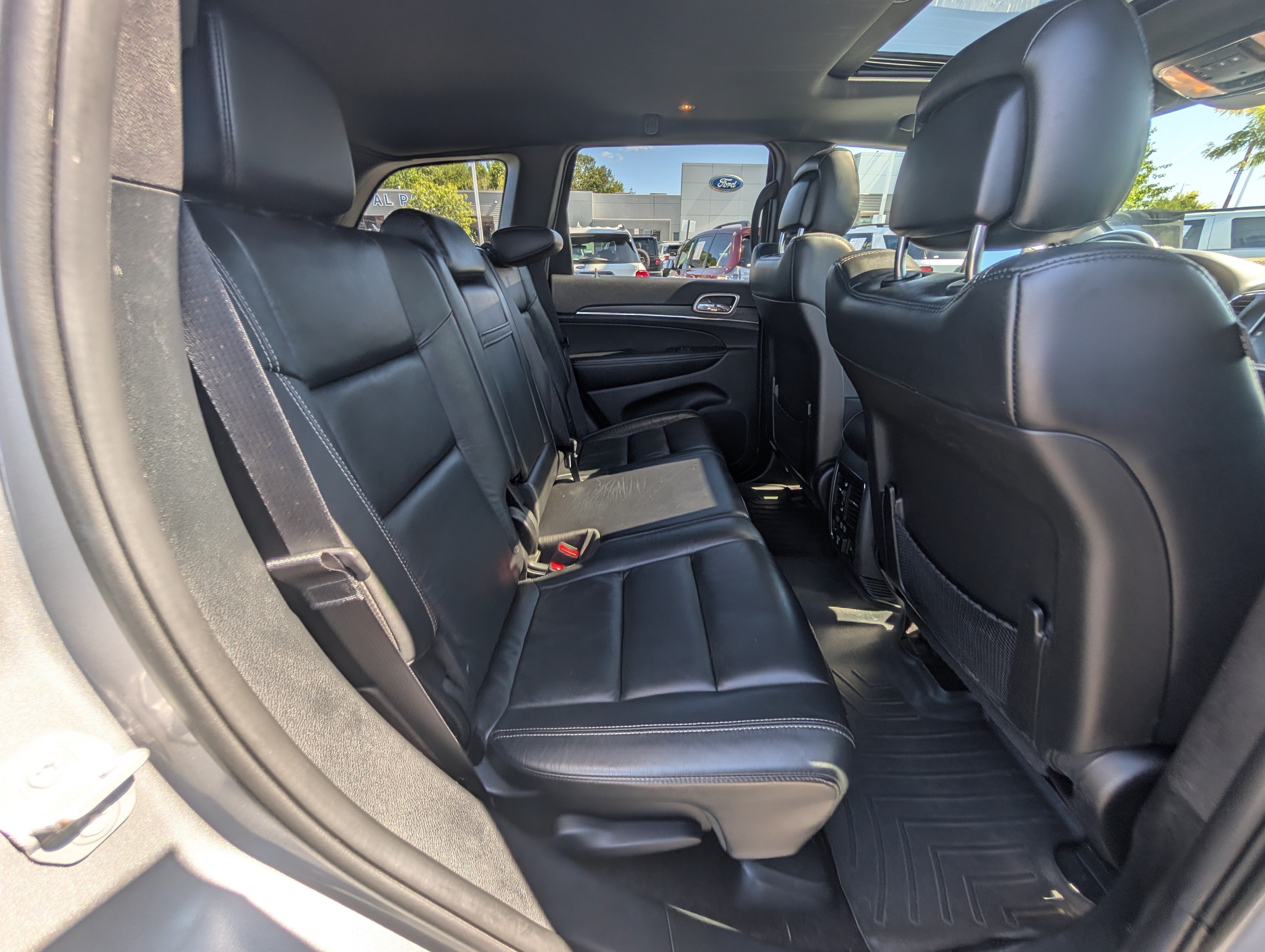 Used 2017 Jeep Grand Cherokee Limited AWD/4WD image 11