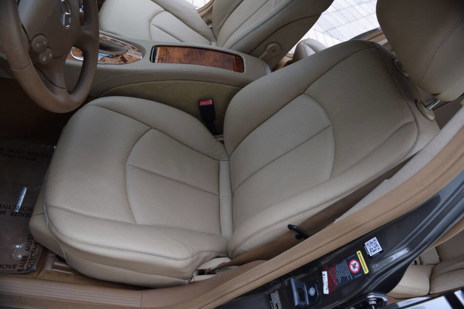 Used 2008 Mercedes-Benz E 350 4MATIC Sedan image 38