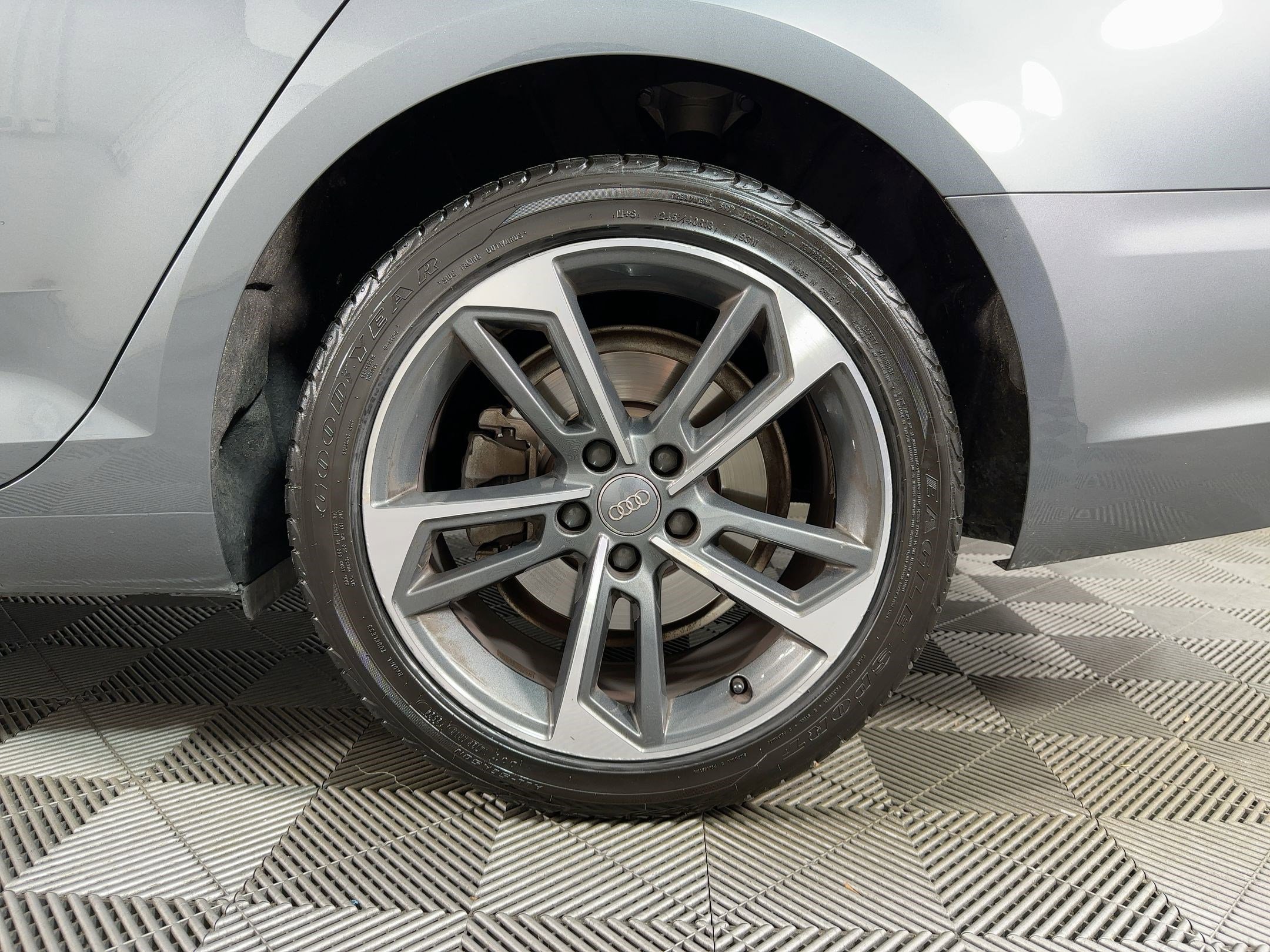 Used 2019 Audi A4 2.0T Premium image 9