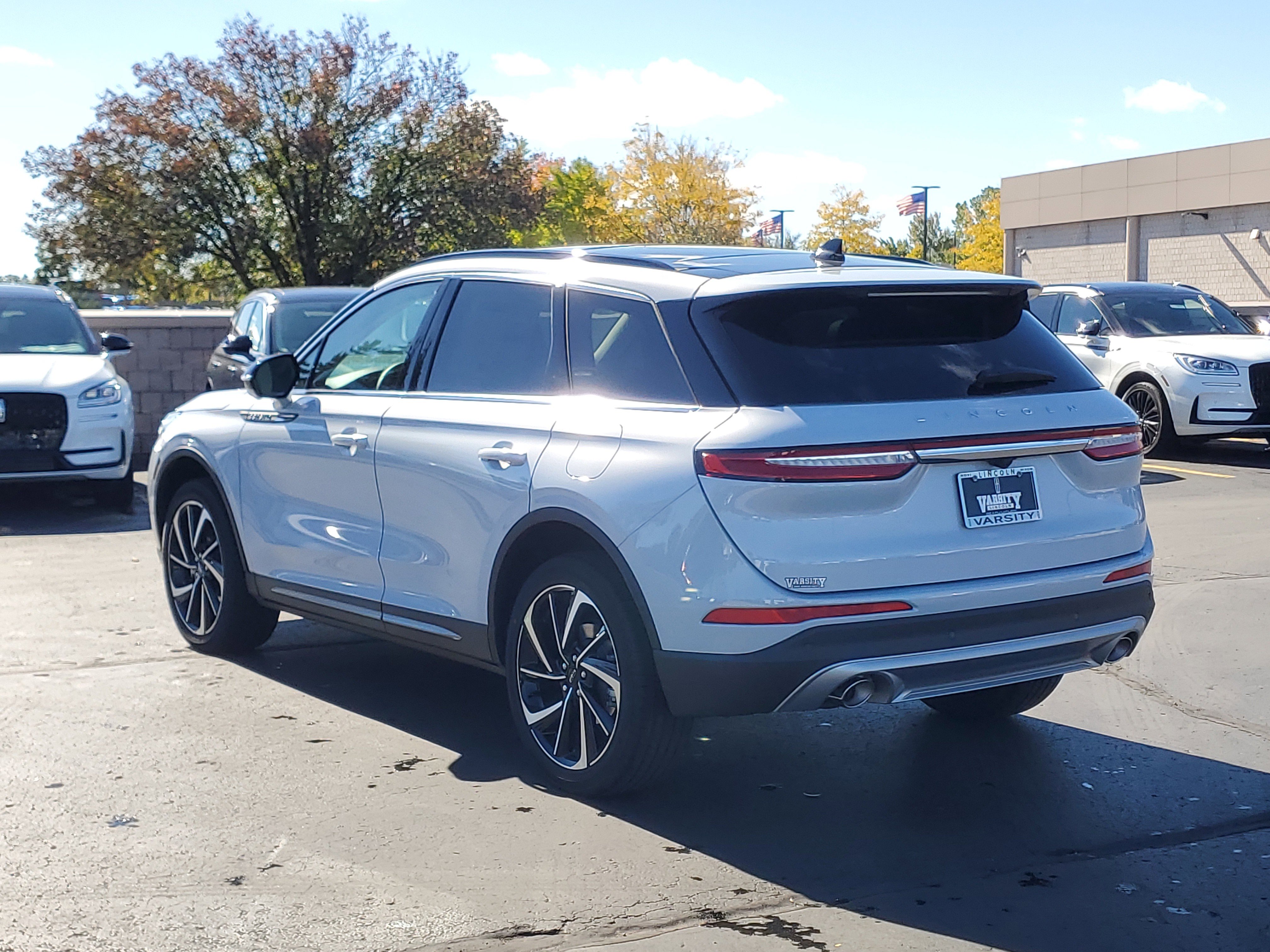 New 2026 Lincoln Corsair Reserve image 3