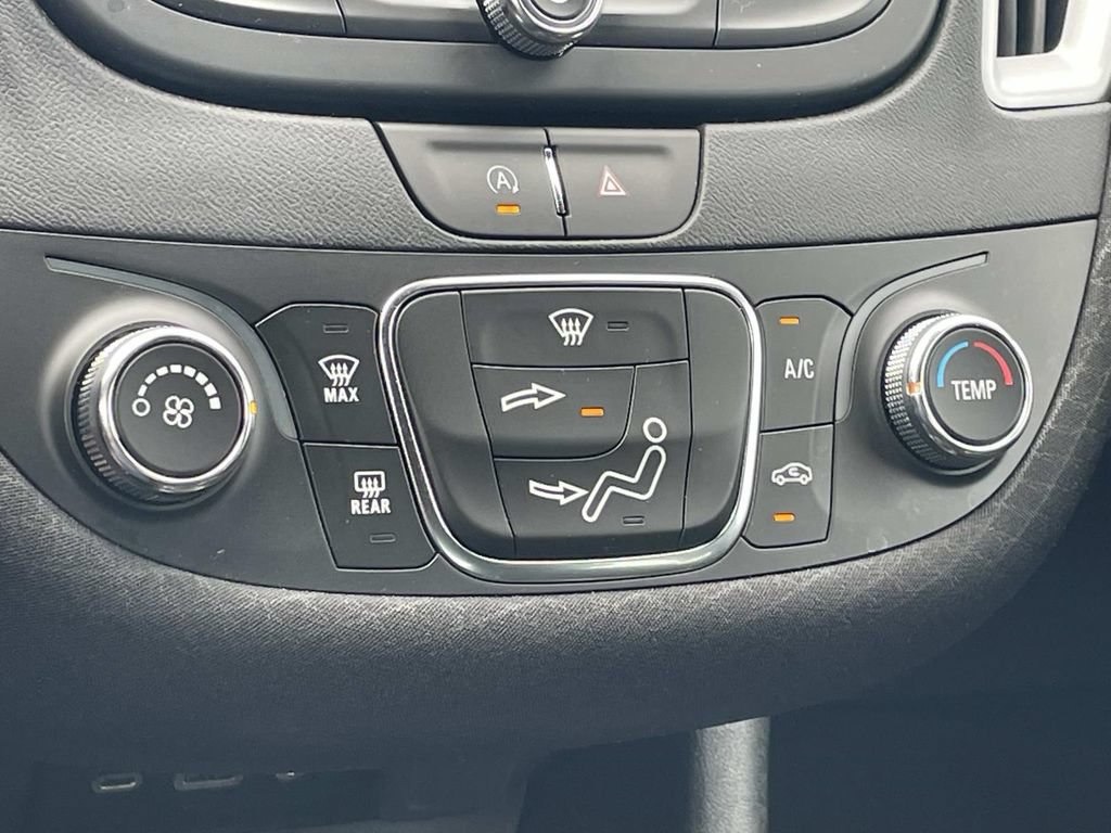 Used 2023 Chevrolet Malibu LS FWD image 19
