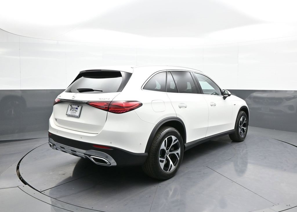 Used 2025 Mercedes-Benz GLC 350e 4MATIC image 6