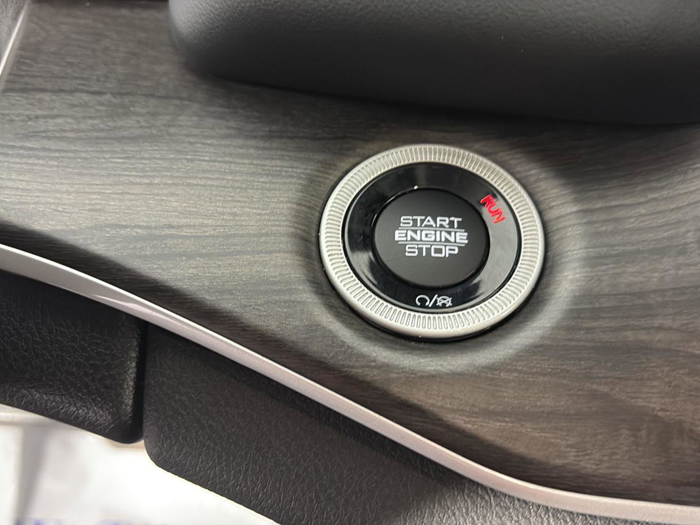 Used 2023 Jeep Grand Cherokee 4WD 4xe w/ Luxury Tech Group II image 29