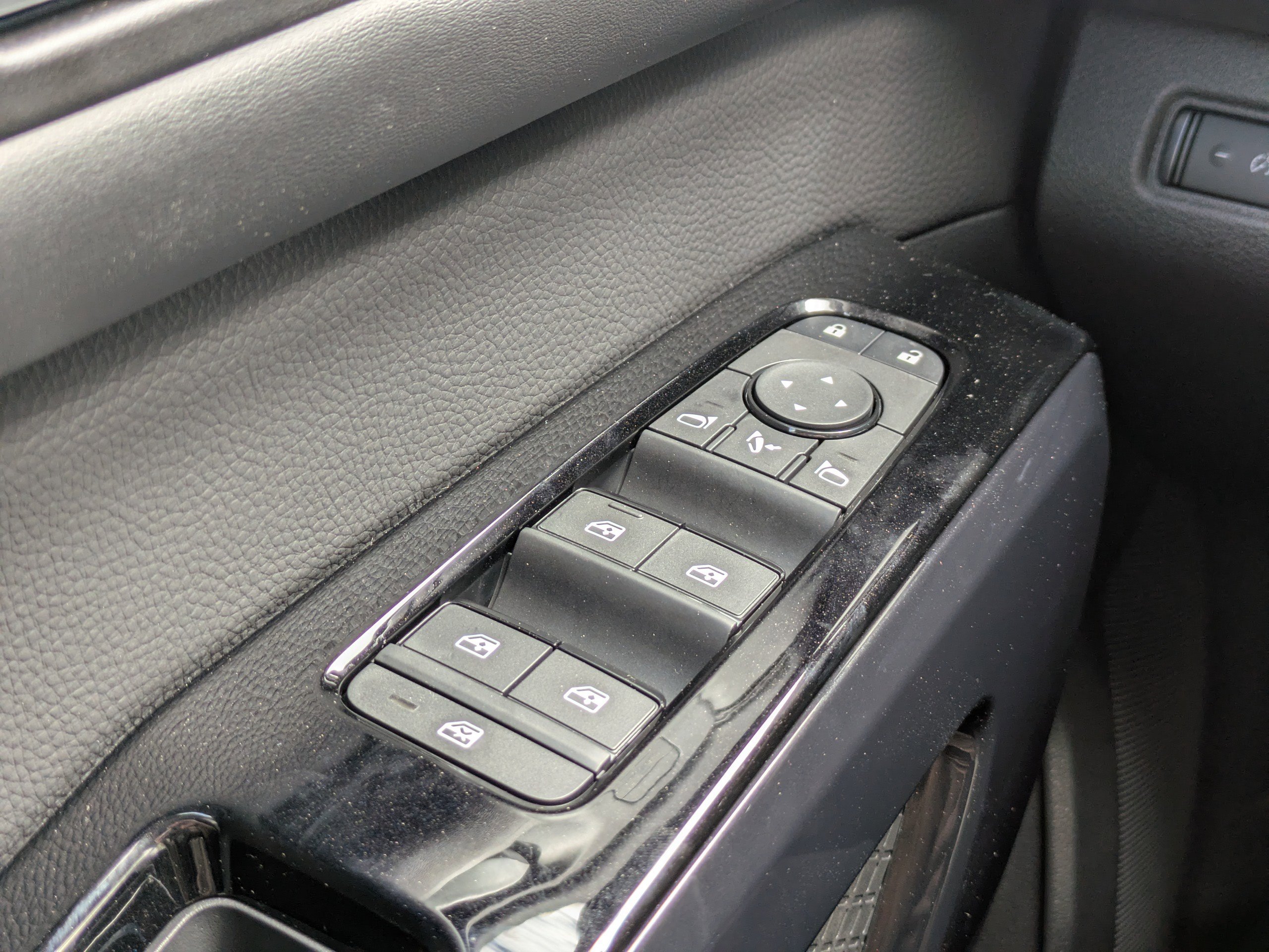 New 2026 Nissan Pathfinder Platinum w/ Cargo Package FWD image 28