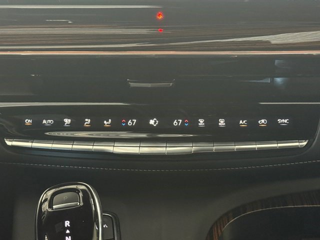 Certified 2024 Cadillac Escalade Premium Luxury image 4