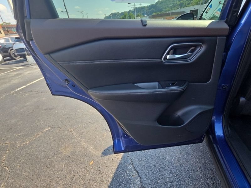 Used 2021 Nissan Rogue SV w/ Premium Package AWD/4WD image 19
