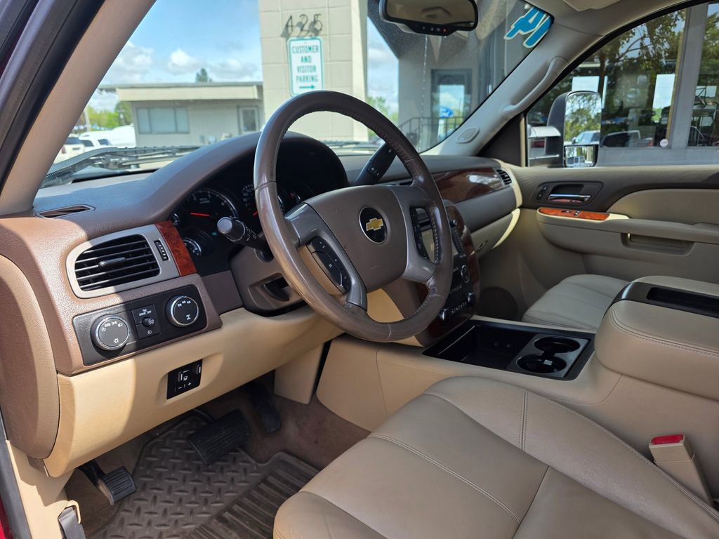 Used 2014 Chevrolet Silverado 2500 LTZ w/ LTZ Plus Package image 9