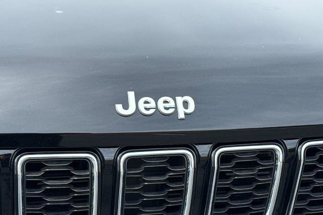 Used 2024 Jeep Grand Cherokee Limited AWD/4WD image 8