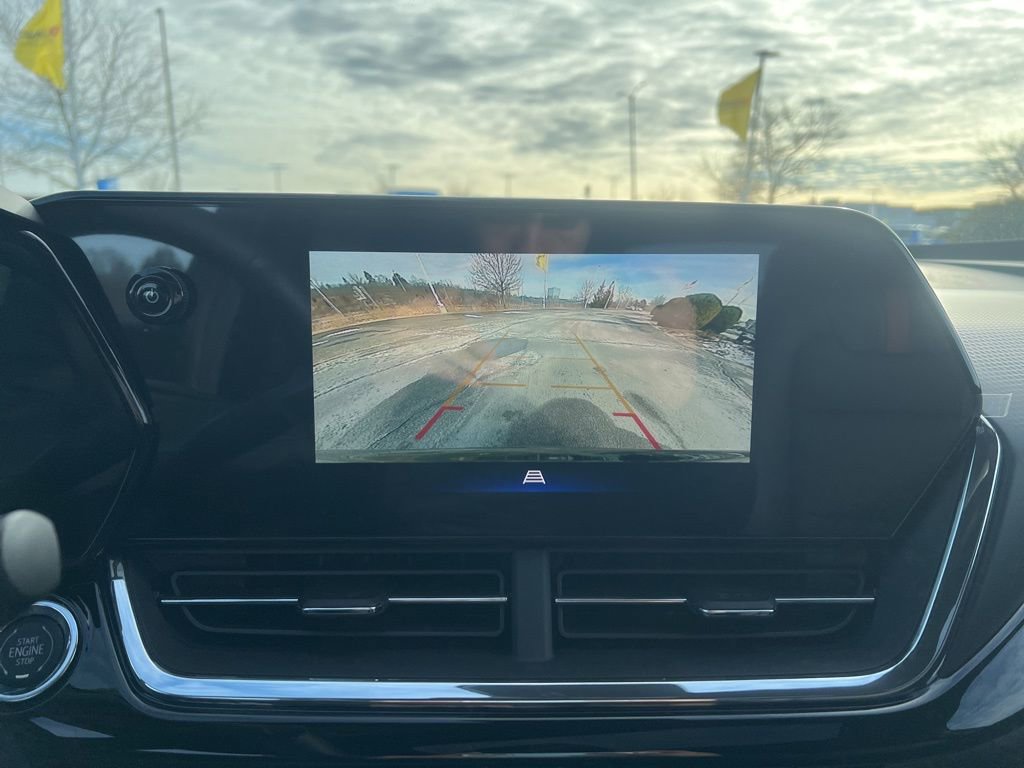 New 2026 Chevrolet Trax RS w/ Sunroof Package image 19