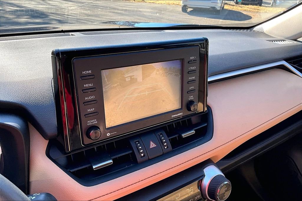 Used 2022 Toyota RAV4 XLE Premium image 13