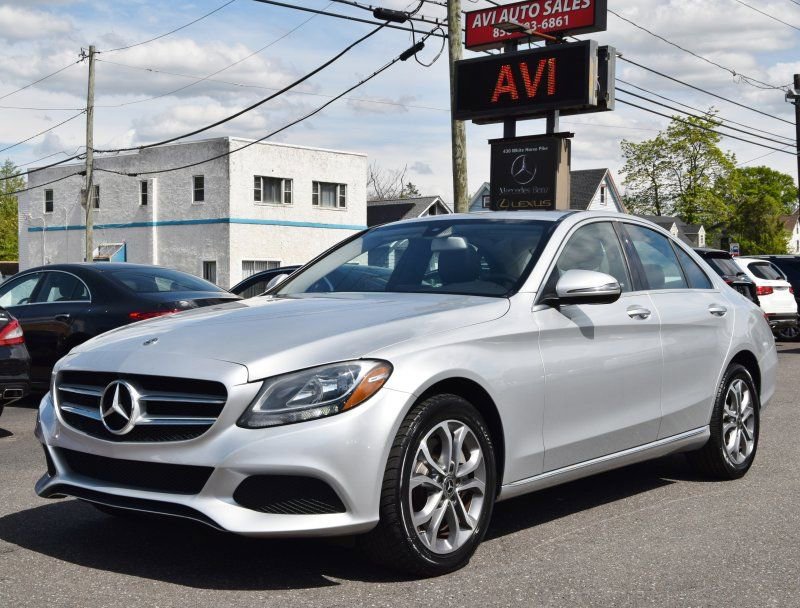 Used 2018 Mercedes-Benz C 300 4MATIC Sedan image 4
