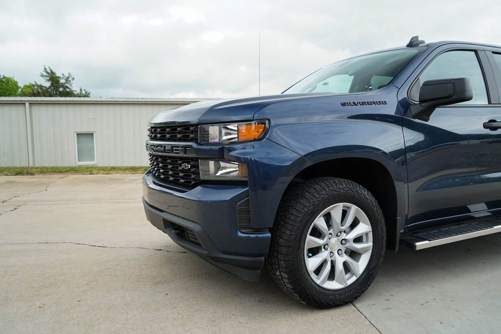 Used 2021 Chevrolet Silverado 1500 Custom w/ LPO, Dark Essentials Package AWD/4WD image 17