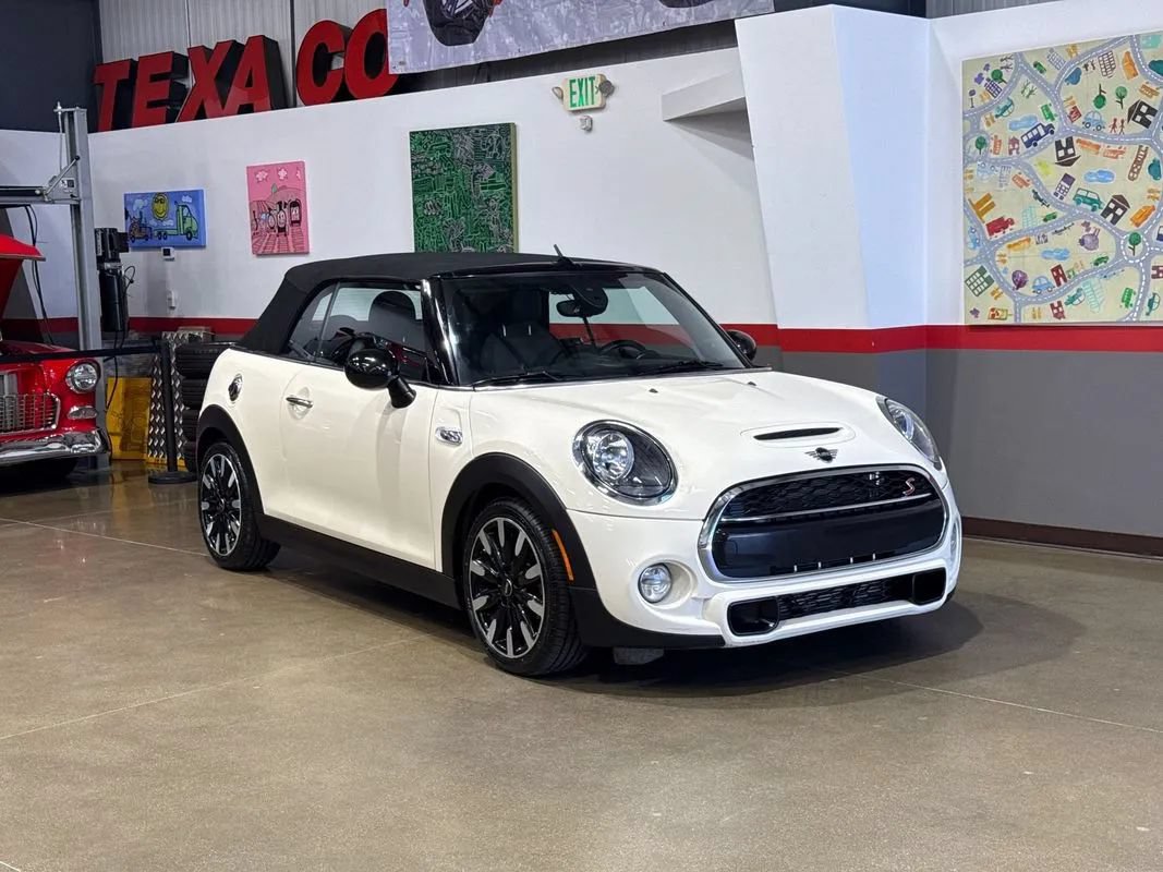 Used 2019 MINI Cooper S w/ Signature Upholstery Package FWD image 23