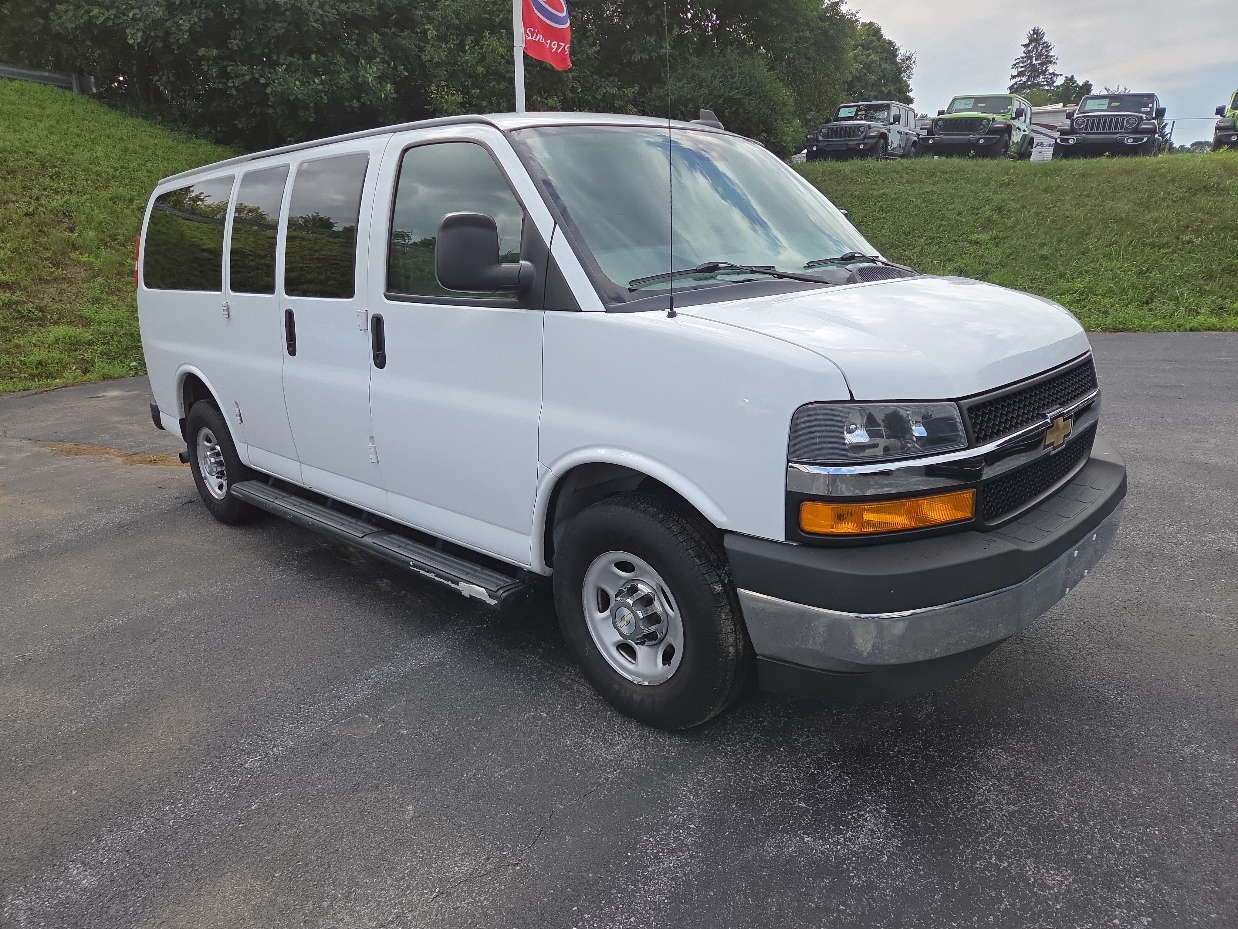 Used 2020 Chevrolet Express 2500 LT w/ LT Preferred Equipment Group RWD image 1