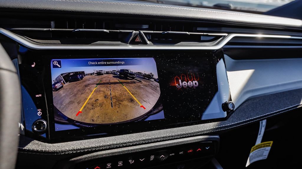 New 2026 Jeep Cherokee Laredo AWD/4WD image 28