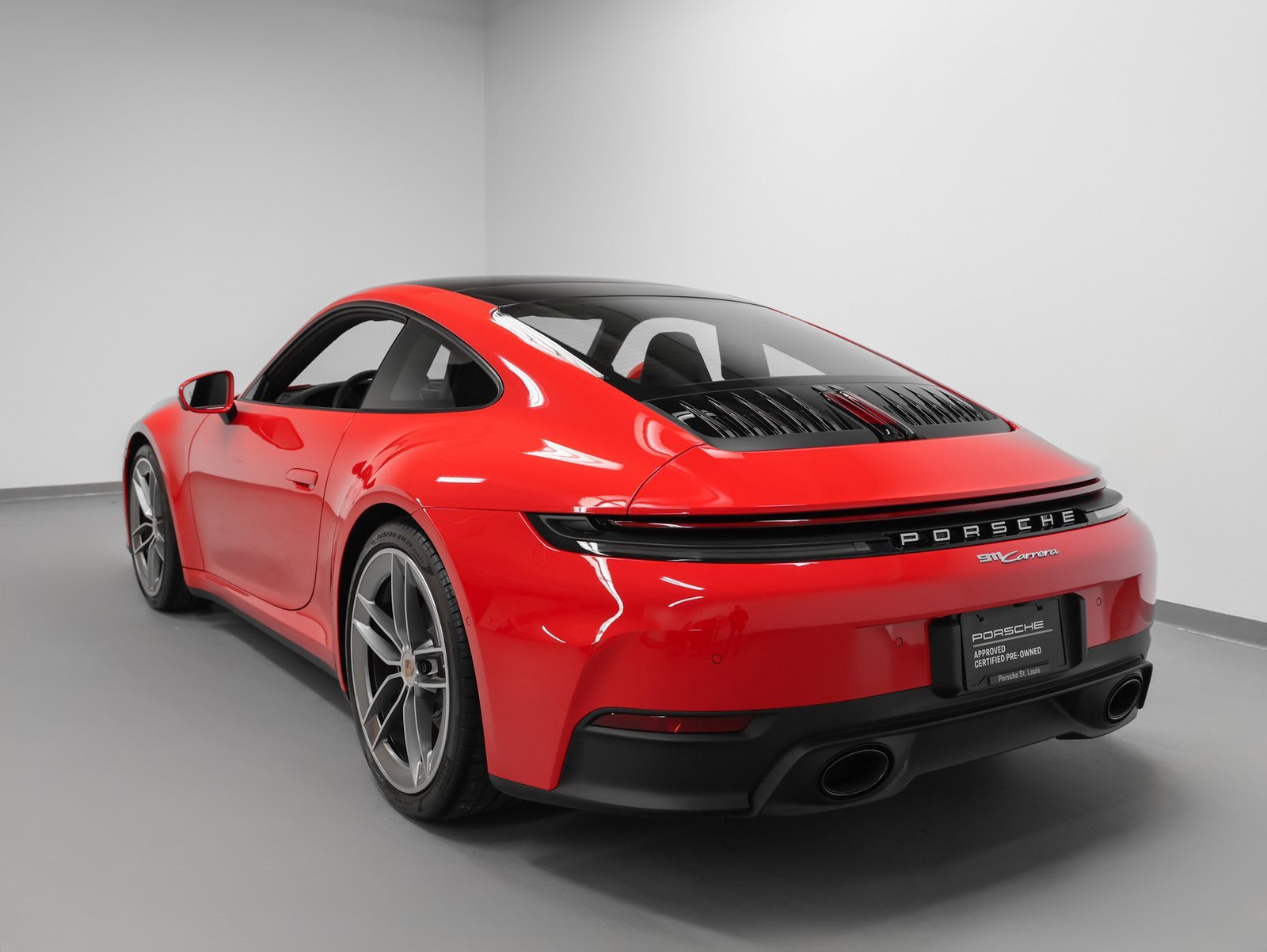Used 2025 Porsche 911 Carrera image 3