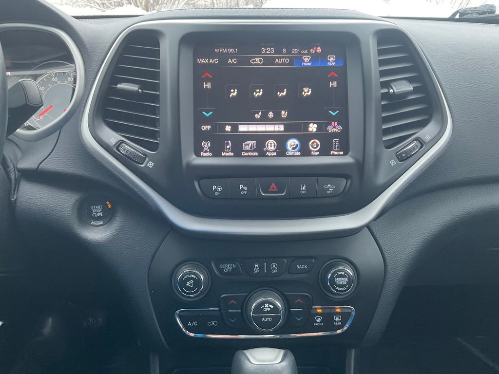 Used 2015 Jeep Cherokee Limited w/ Luxury Group AWD/4WD image 9