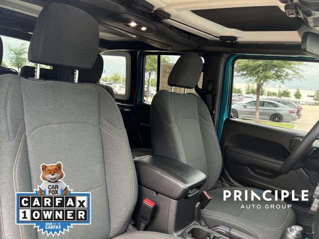 Used 2024 Jeep Wrangler Unlimited w/ Convenience Group AWD/4WD image 32