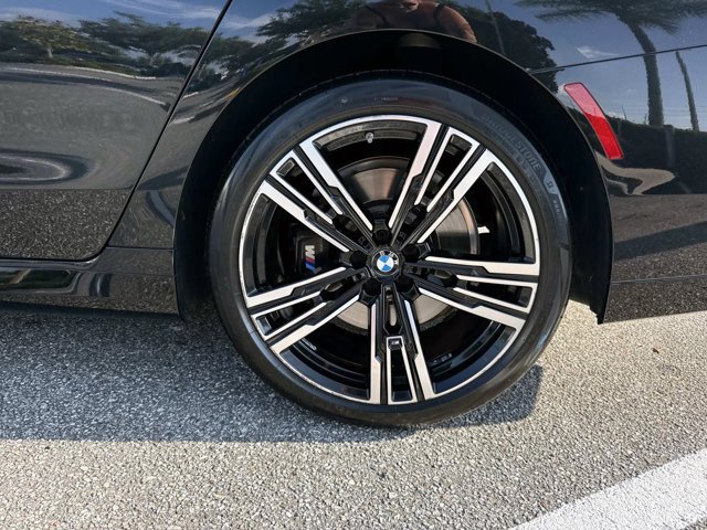 Used 2023 BMW i7 xDrive60 AWD/4WD image 10