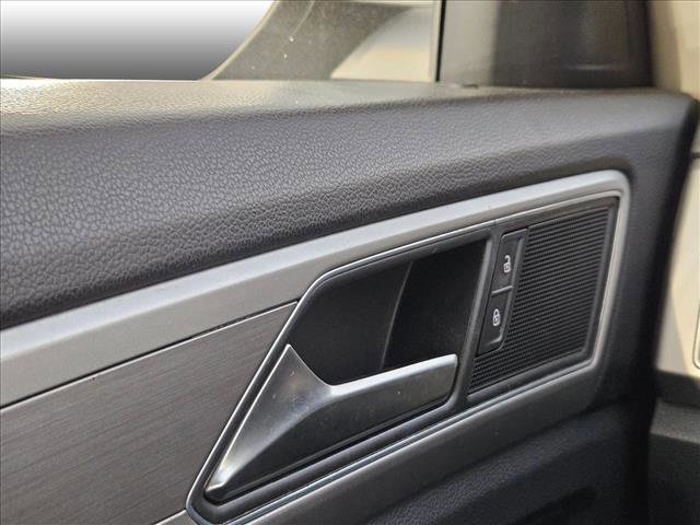 Used 2018 Volkswagen Atlas SE FWD image 14