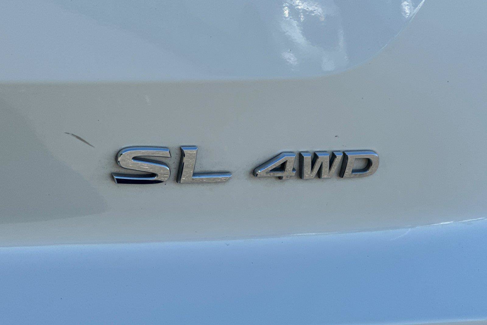 Used 2022 Nissan Pathfinder SL AWD/4WD image 28