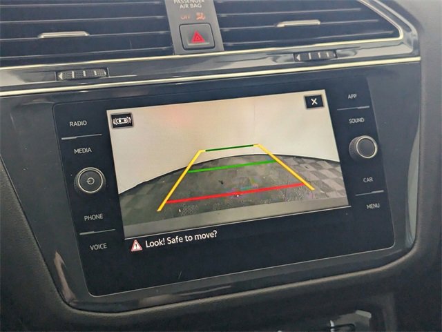 Certified 2022 Volkswagen Tiguan SE w/ Panoramic Sunroof Package image 22