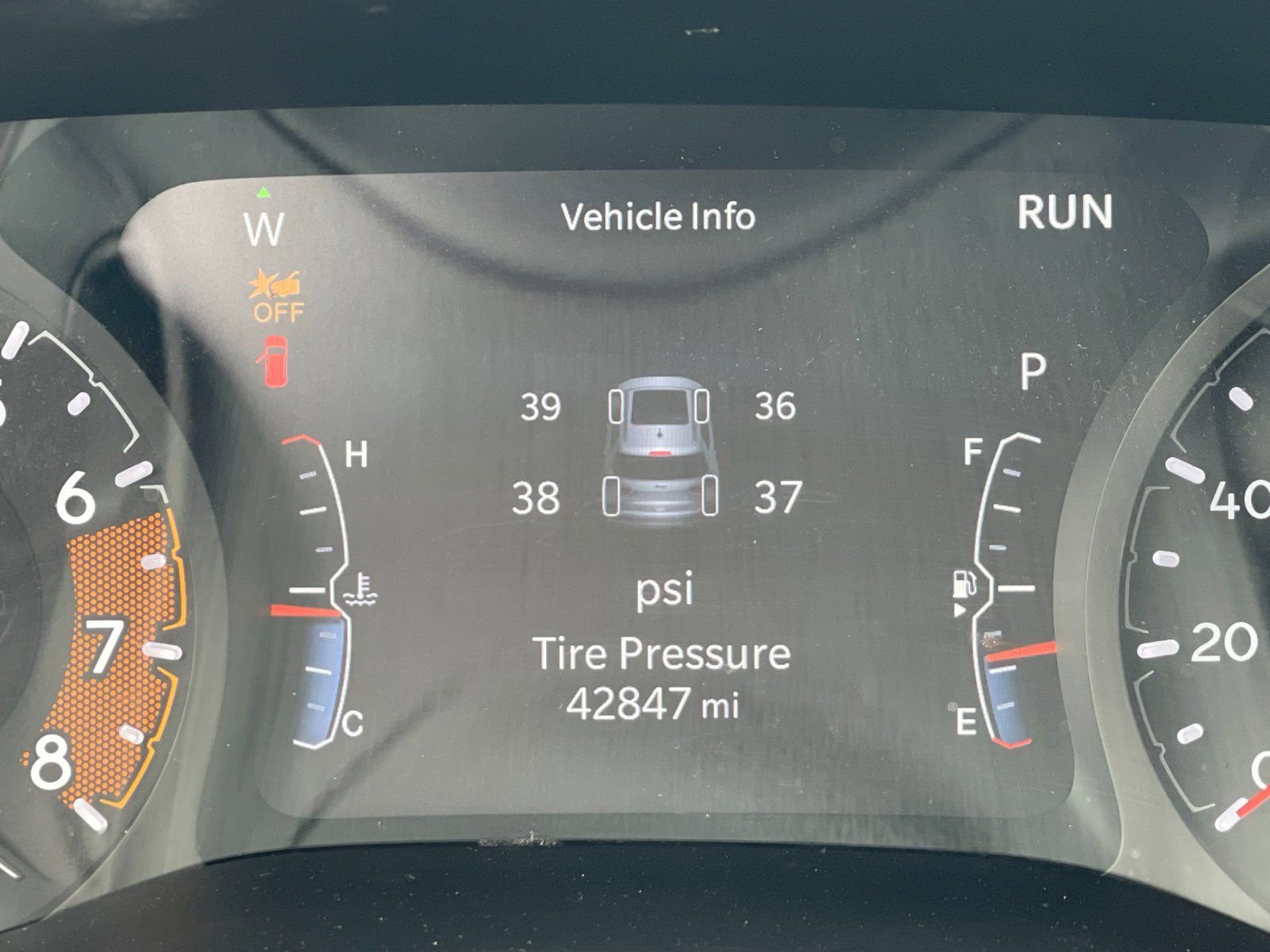 Used 2023 Jeep Compass Latitude image 29