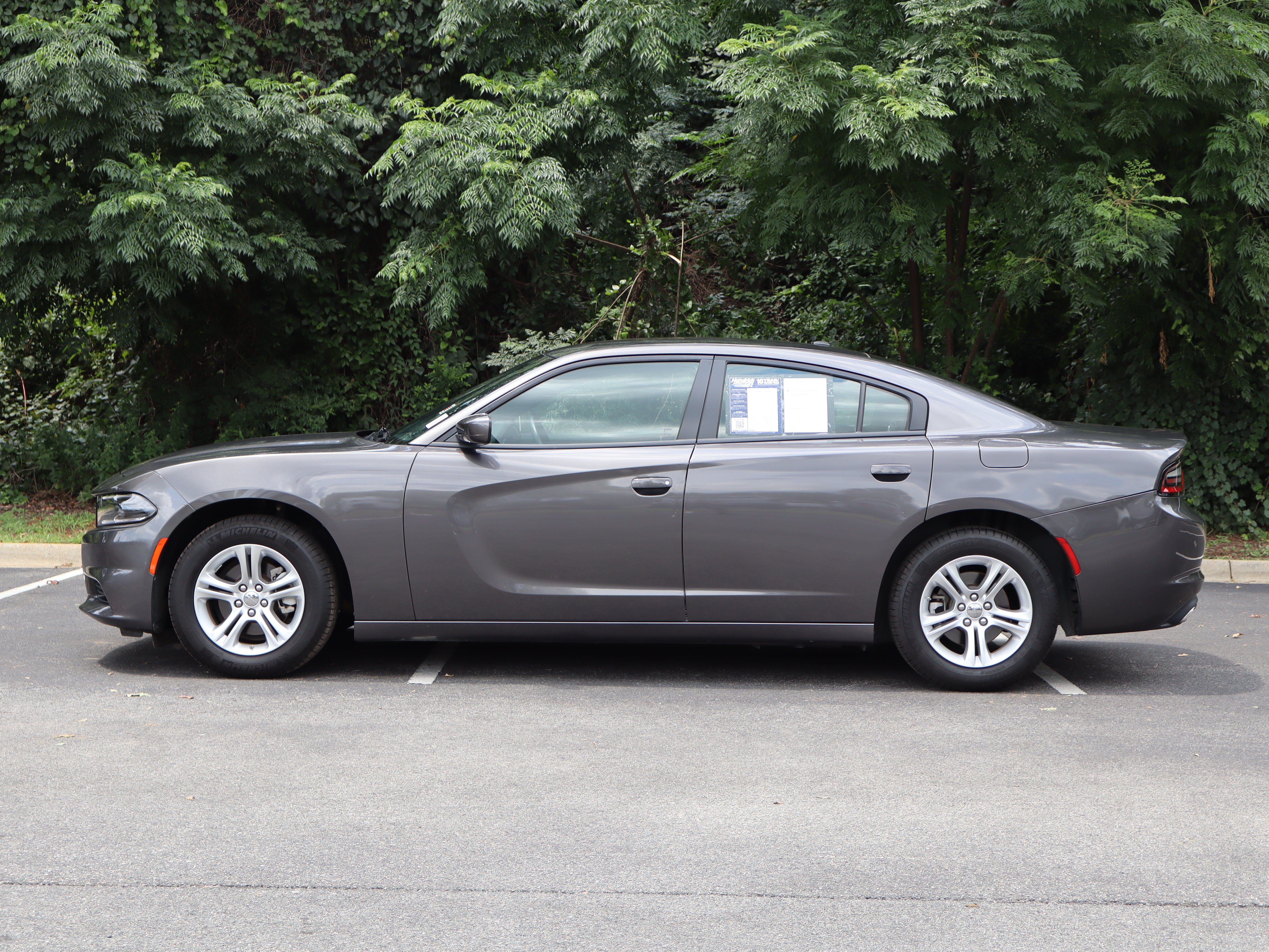 Used 2022 Dodge Charger SXT RWD image 6
