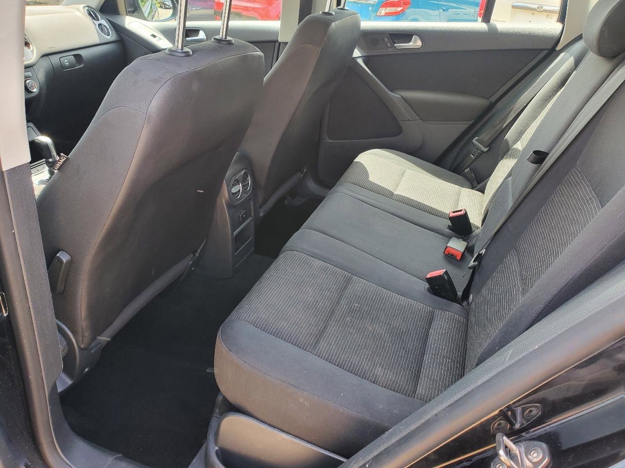 Used 2014 Volkswagen Tiguan S image 14