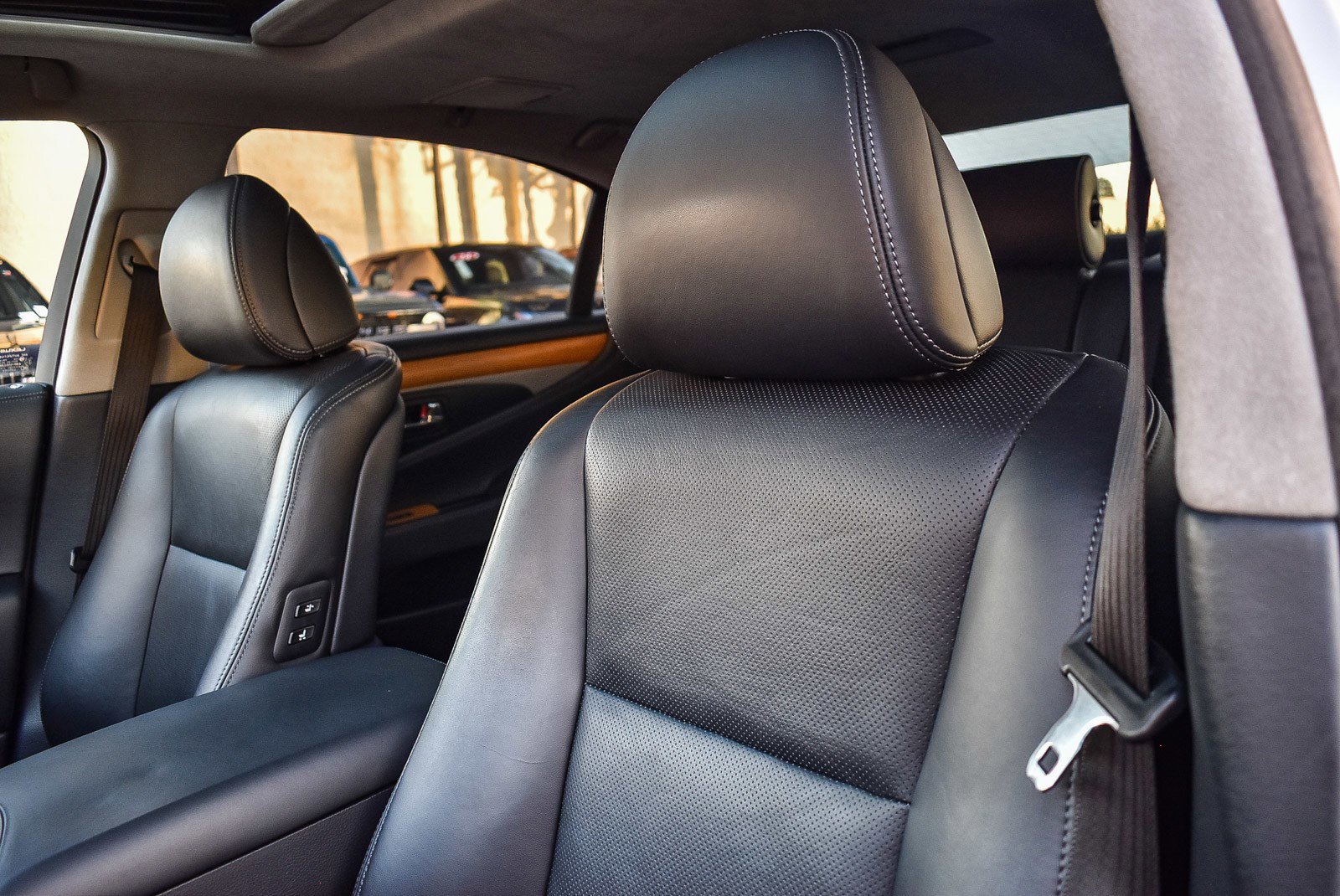 Used 2015 Lexus LS 460 L image 24