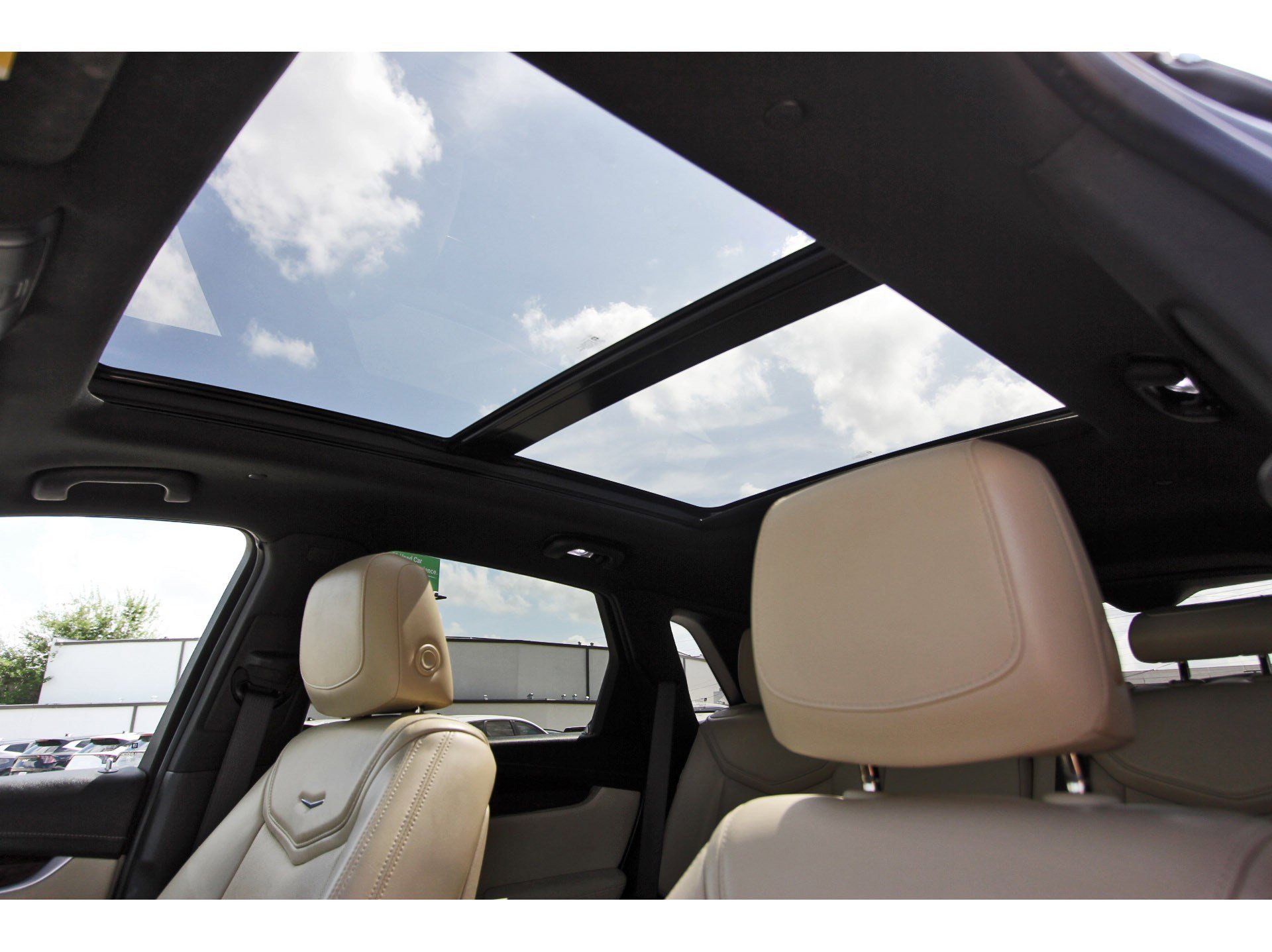 Used 2017 Cadillac XT5 Luxury w/ Driver Awareness Package image 30