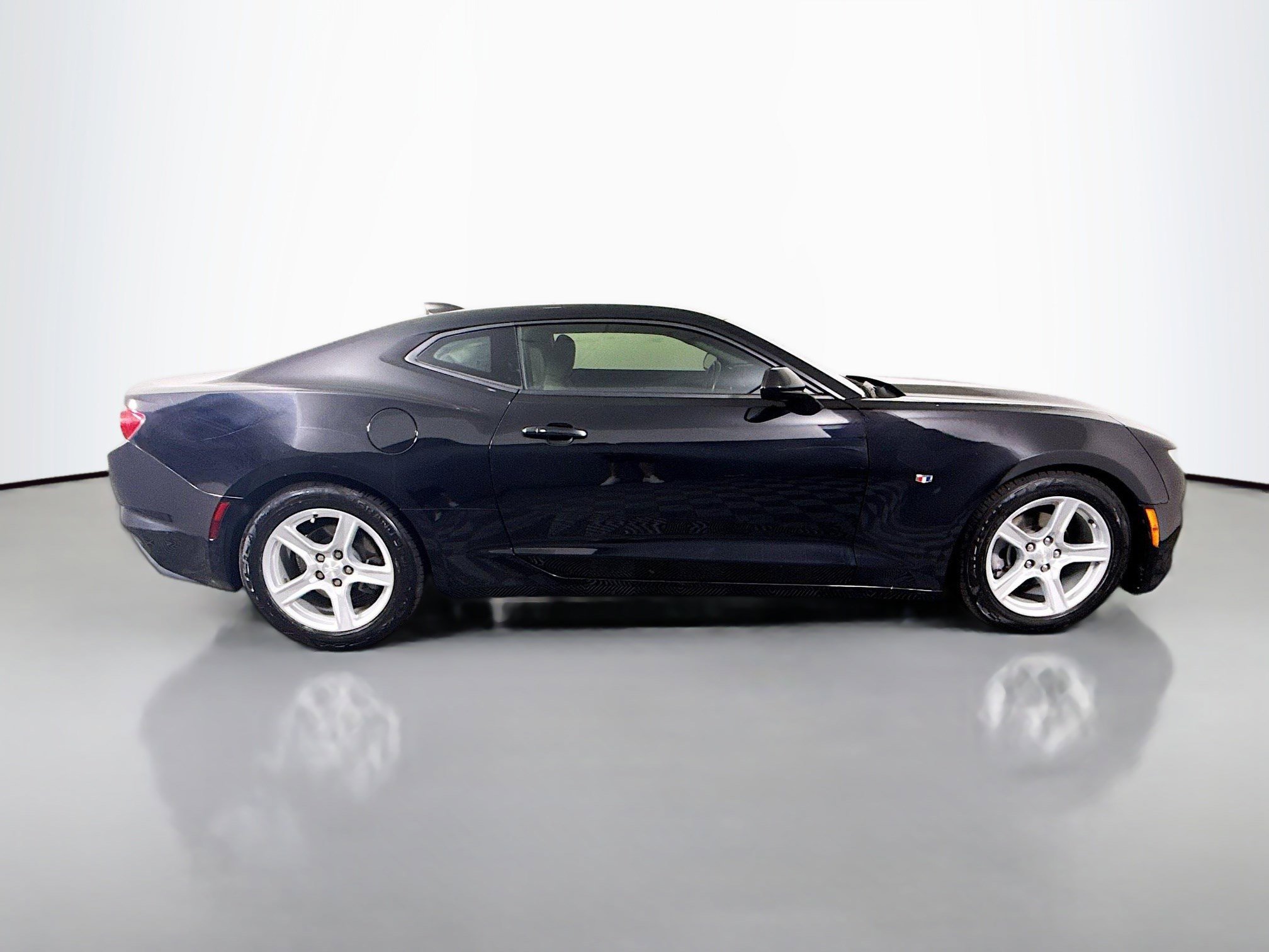 Used 2023 Chevrolet Camaro LT RWD image 11
