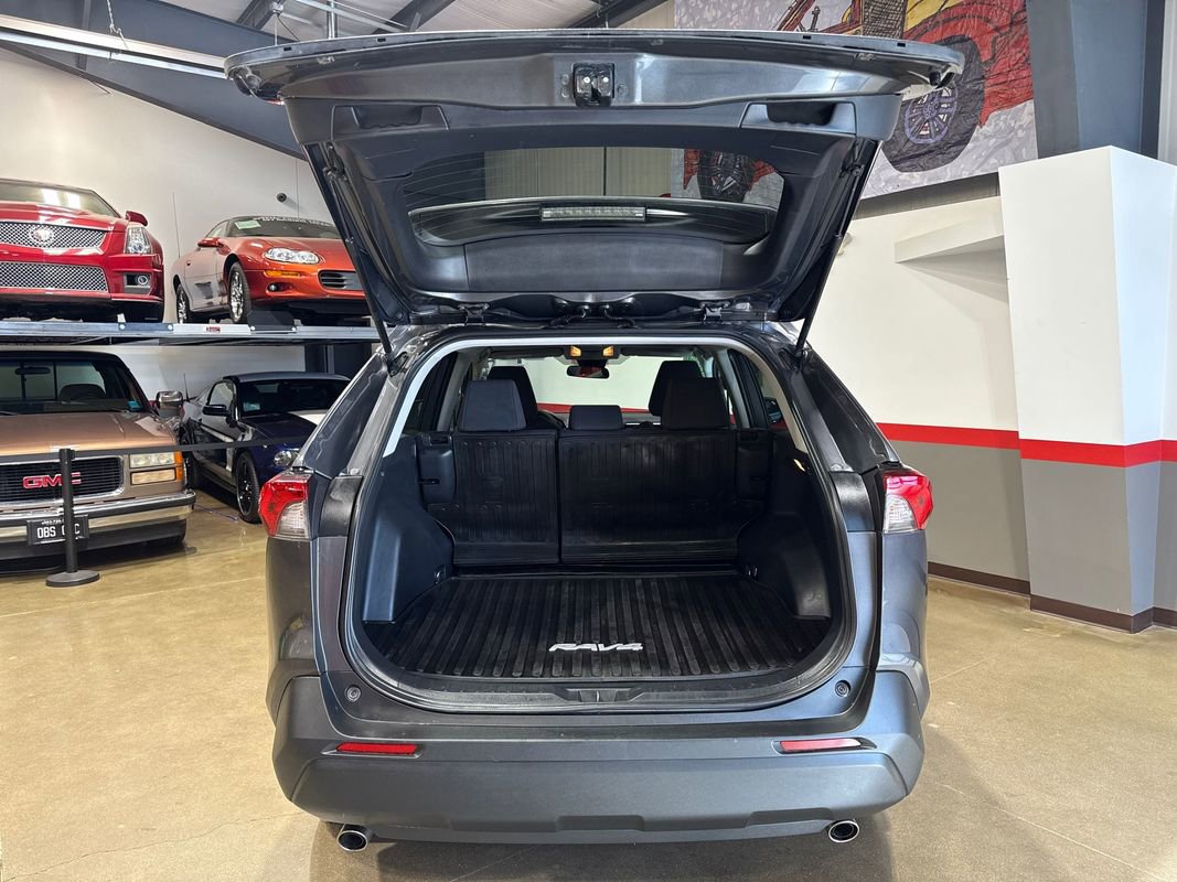 Used 2021 Toyota RAV4 LE AWD/4WD image 63