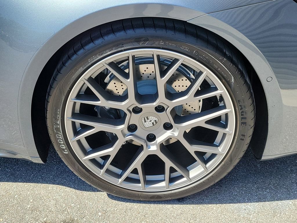 Certified 2025 Porsche 911 Carrera RWD image 11