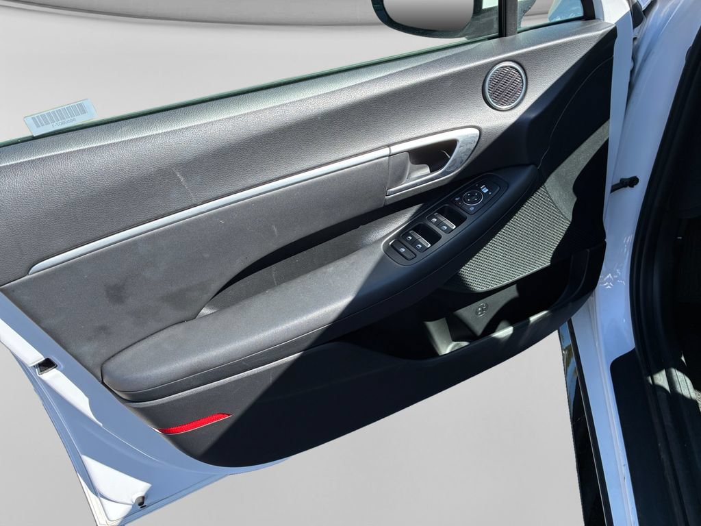 Used 2025 Hyundai Sonata SEL FWD image 14