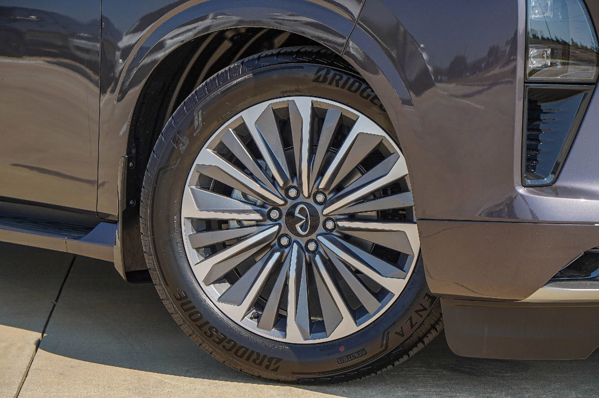 New 2026 INFINITI QX80 Luxe w/ Cargo Package image 2