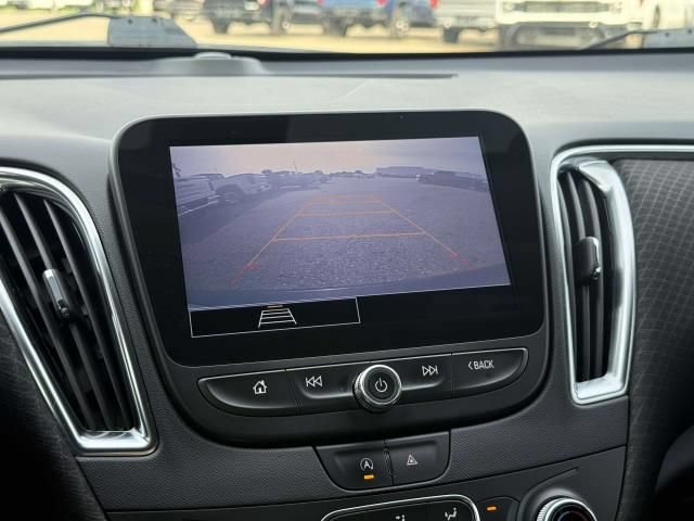 Used 2021 Chevrolet Malibu LT FWD image 23
