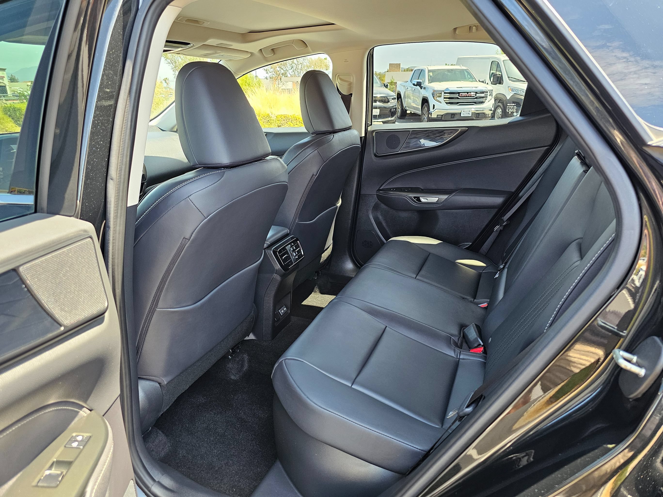 Used 2025 Lexus NX 350h AWD w/ Cold Area Package image 19
