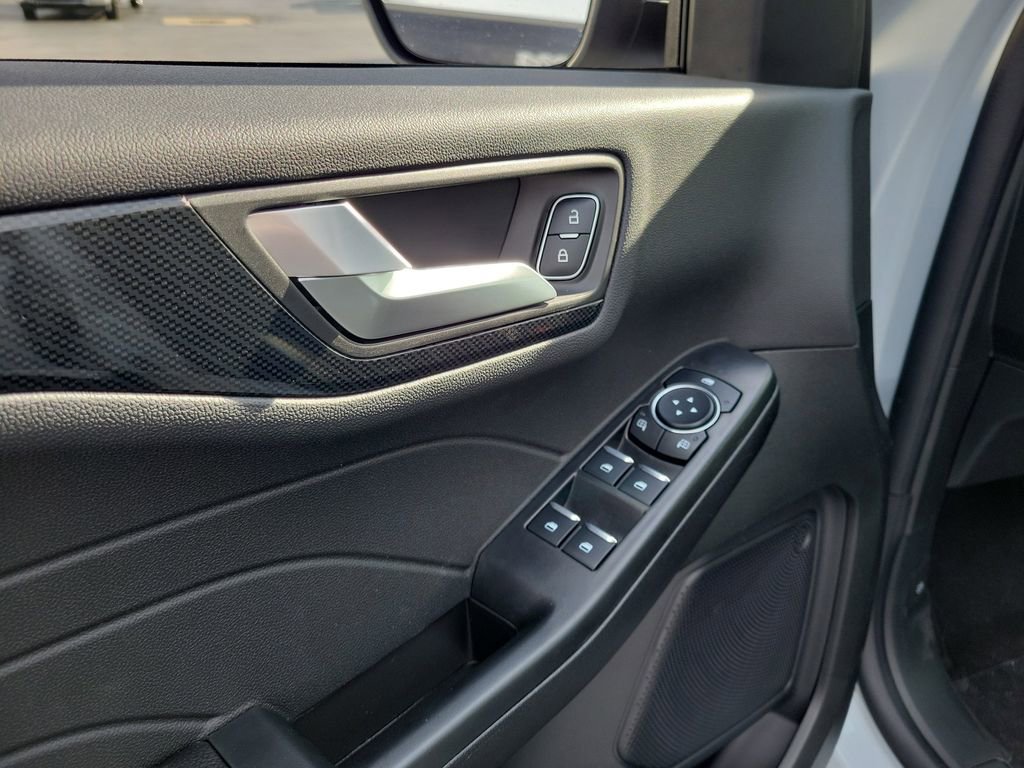 New 2026 Ford Escape ST-Line w/ Cold Weather Package image 19