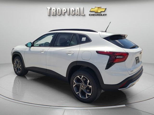 New 2026 Chevrolet Trax LT w/ LT Convenience Package FWD image 3