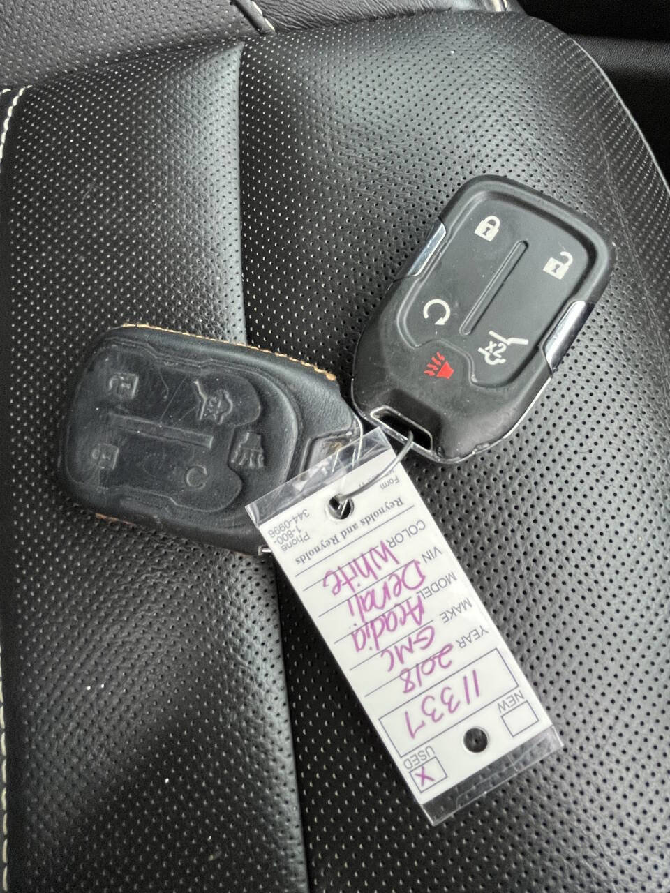 Used 2018 GMC Acadia Denali w/ LPO, Cargo Package image 28