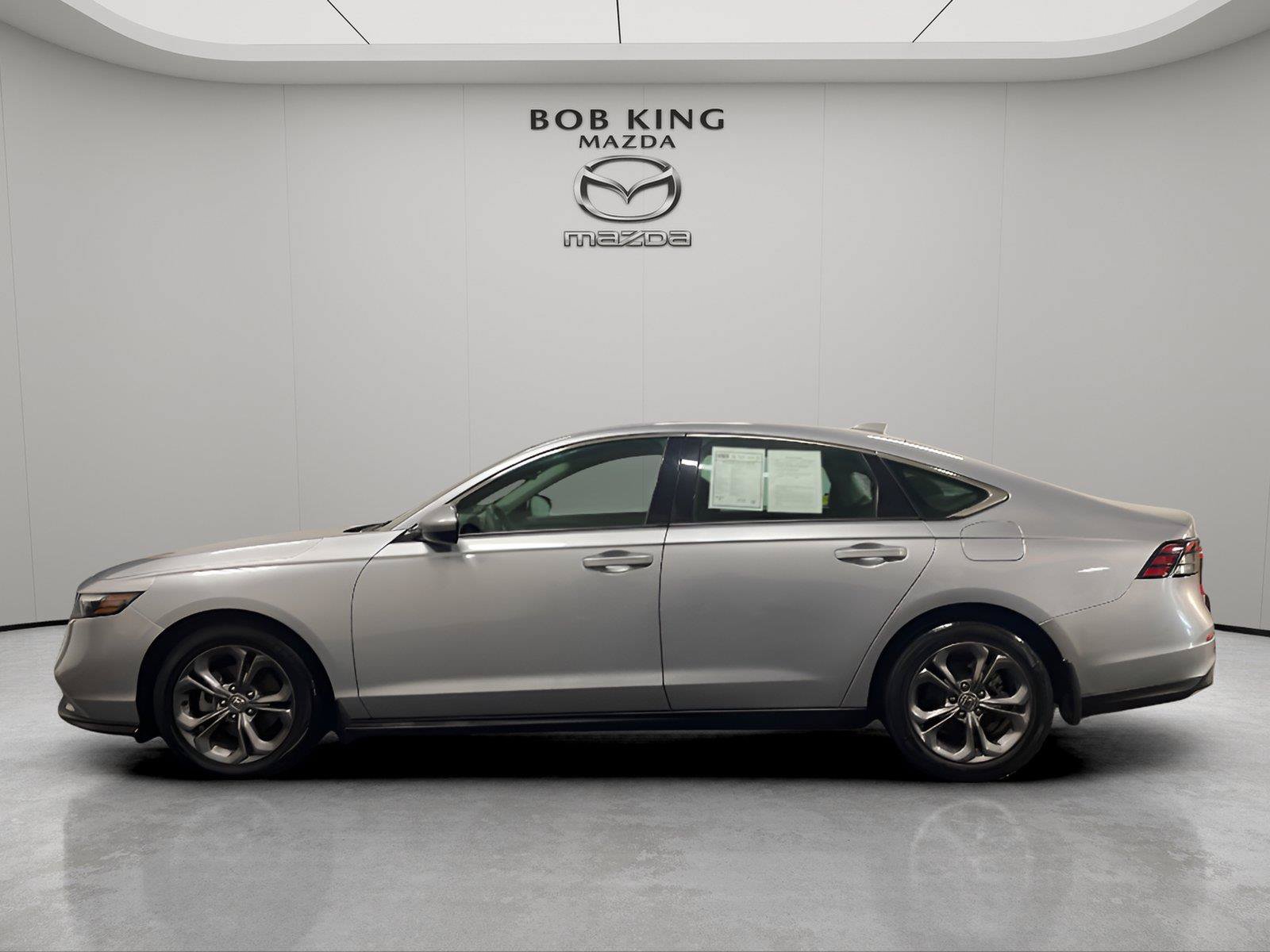 Used 2023 Honda Accord EX image 2