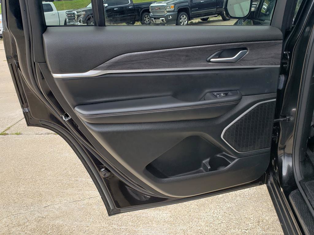 Used 2022 Jeep Grand Cherokee L Limited AWD/4WD image 15