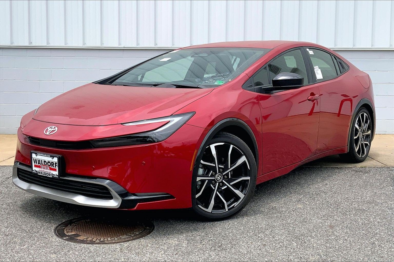 New 2026 Toyota Prius Plug-In Hybrid FWD image 2